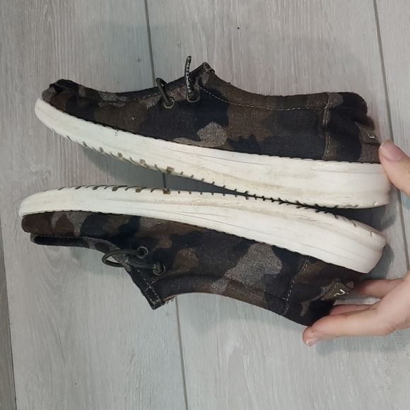 Hey Dude Wally Linen Youth Camo Loafer Slip on shoes sz Y6-L7 - Picture 9 of 11